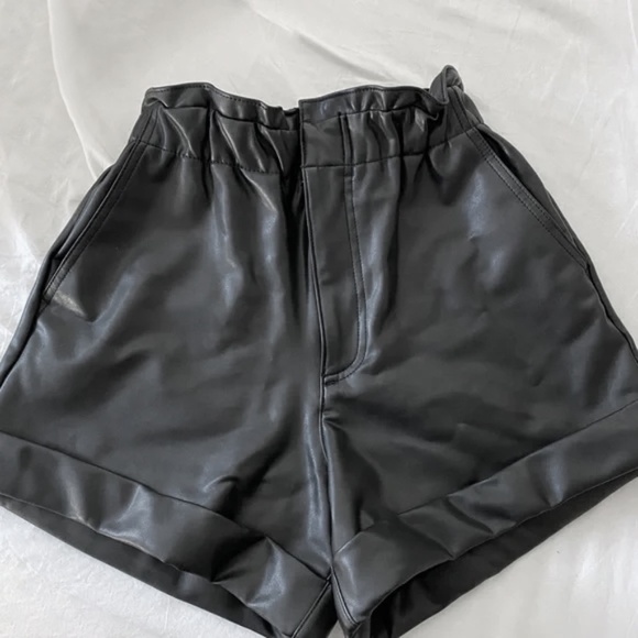 Abercrombie & Fitch Faux Leather Paper Bag High Waist Shorts - Picture 3 of 3